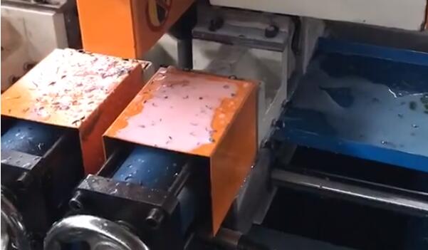 數(shù)控切管機(MC425)自動送料切大圓鋼現(xiàn)場視頻